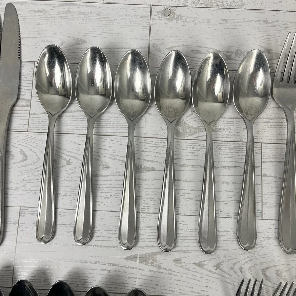 Oneida Dylan Stainless Flatware Lot‎ Set 29 pc Forks Spoons Knives